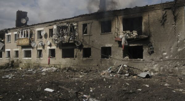 epa11333872 A residential building damaged during recent shelling on the outskirts of Volchansk, Kharkiv region, Ukraine, 11 May 2024, amid the Russian invasion. Some people decided not to evacuate but remain in the village instead, regardless of local authority’s advice. More than 1,700 people were evacuated from border areas in Ukraine's Kharkiv following incursions by the Russian army. According to the head of the Kharkiv Military Administration Oleg Synegubov, Russian troops have increased shelling and are trying to attack Ukrainian positions in the northern Kharkiv area.  EPA/GEORGE IVANCHENKO