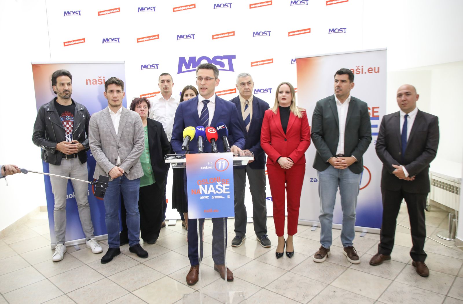 Zagreb, 14.05.2024. - Predsjednik Mosta Božo Petrov predstavio je listu kandidata te stranke na izborima za Europski parlament. Na fotografiji Marin Miletić, Zvonimir Troskot, Božo Petrov, Nikola Grmoja.
foto HINA/ Admir BULJUBAŠIĆ/ abu