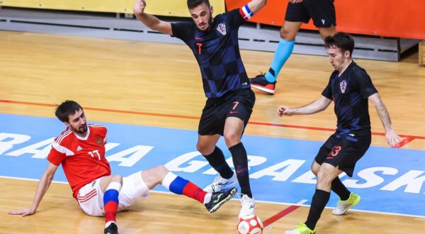 01.02.2020., SD Gradski vrt, Osijek - Elitno kolo kvalifikacija za Svjetsko prvenstvo u futsalu, Rusija - Hrvatska. Artem Niyazov, Franko Jelovcic, Kristijan Postruzin Photo: Davor Javorovic/PIXSELL