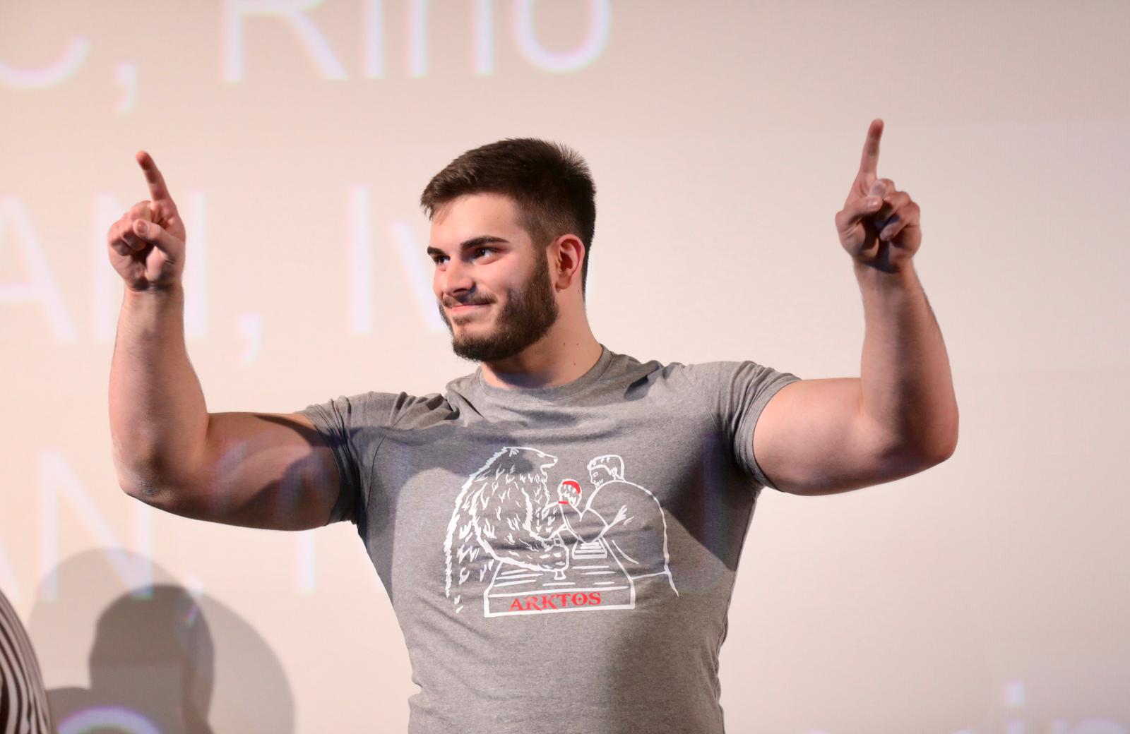 01.04.2023.,Sinj-Vrhunac prvog dana Prvenstva Hrvatske u obaranju ruku donio je pobjednika u OPEN kategoriji . Rino Masic pobjedio je Ivu Krizana u finalu. Photo: Ivo Cagalj/PIXSELL
