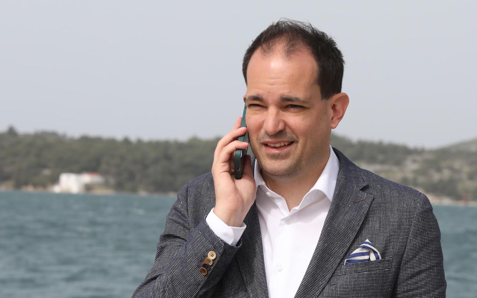 01.04.2024., Sibenik - Ministar Ivan Malenica dobro raspolozen posjetio je uskrsnji ponedjeljak i odgovarao na pitanja. Photo: Dusko Jaramaz/PIXSELL