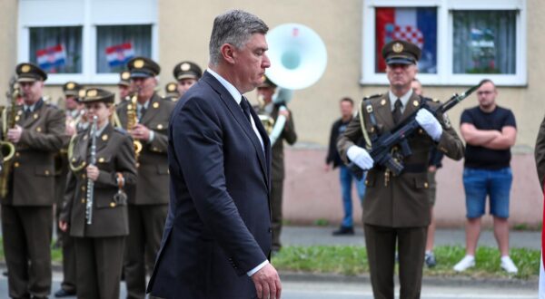 01.05.2024., Okucani - Sredisnja svecanost obiljezavanja 29. obljetnice vojno-redarstvene operacije "Bljesak" odrzana je u Okucanim uz nazocnost drzavnog vrha. Polaganjem vijenaca i cvijeca prisutni su odali pocast svima koju su zivot polozili za hrvatsku slobodu i samostalnost. Predsjednik RH Zoran Milanovic. Photo: Matija Habljak/PIXSELL