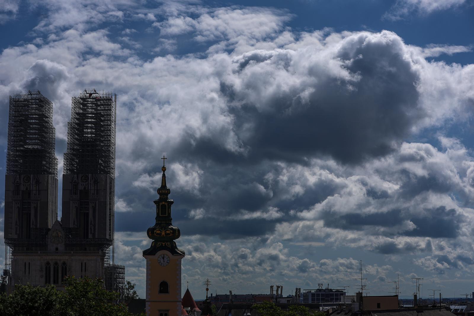 02.05.2024., Zagreb - Setnja suncem obasjanim Gornjim gradom koji je jutros nakon kise pokazao svu svoju ljepotu.  Photo: Sanjin Strukic/PIXSELL