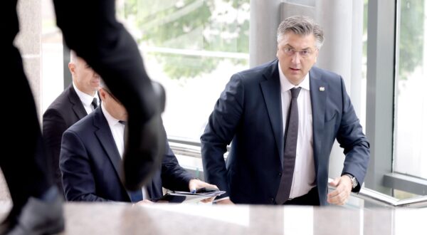03.05.2024., Zagreb - U NSK je odzana 303. sjednica Vlade RH, na kojoj je, uz ostalo, donesena odlukea o nabavi plovila, dvije mobilne brodice ljekarne s medicinskom opremom. Dolazak clanova Vlade ne sjednicu. Photo: Patrik Macek/PIXSELL