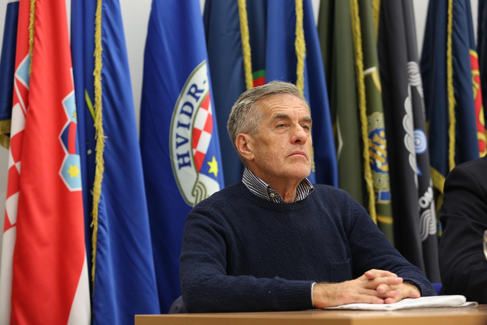 02.10.2019, Zagreb - 02.10.2019, Zagreb - U Domu branitelja HVIDRA predstavljana je knjiga "Josip Simunic i Za dom spremni" akademika Josipa Pecarica. predsjednik HAZUDD-a Josip Jurcevic Photo: Emica Elvedji/PIXSELL