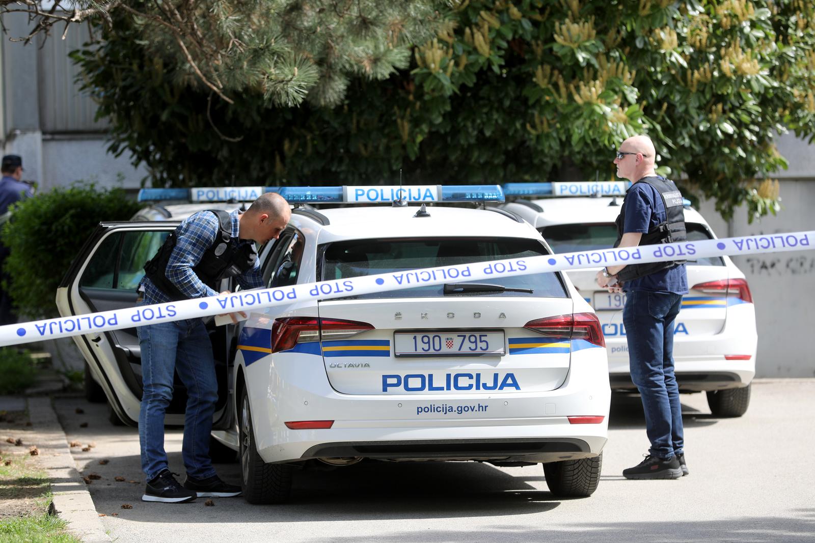 05.04.2024., Zagreb - Jutros je oko 8:20 sati u stanu na Srednjacima pronadjeno je tijelo zene. Policija je izvijestila da je smrt posljedica kaznenog djela.  Ocevid je u tijeku. Photo: Robert Anic/PIXSELL