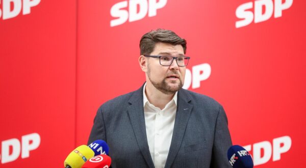 06.05.2024., Zagreb -  Izjave za medije predsjednika SDP-a Pede Grbina o aktualnoj politickoj situacije. Photo: Matija Habljak/PIXSELL