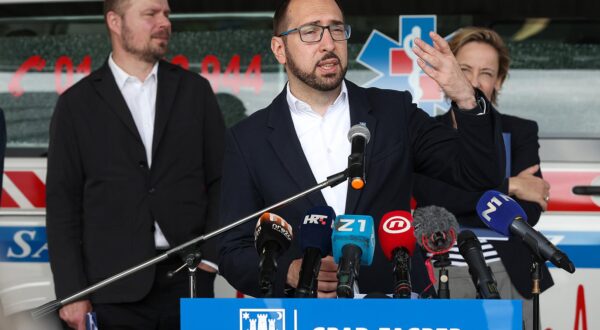 07.05.2024., Zagreb - U Nastavnom zavodu za hitnu medicinu Grada Zagreba, Heinzelova 88, gradonacelnik Grada Zagreba Tomislav Tomasevic i zamjenici gradonacelnika Danijela Dolenec i Luka Korlaet, te Tatjana Pandak predstavili su prvih 10 od ukupno 19 novih vozila sanitetskog prijevoza. Ovom investicijom znacajno ce se unaprijediti kvaliteta i efikasnost hitne medicinske skrbi. Photo: Goran Stanzl/PIXSELL