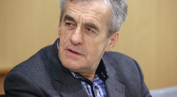 07.12.2017., Sibenik -rU punoj sali u gradskoj knjiznici Juraj Sizgoric prof. dr. sc. Josip Jurcevic i dr. sc. Stipe Kljaic, predstavili su pretisak knjige Ivo Pilar: Juznoslavensko pitanje. Pivaci sv. Jakova uvelicali su predstavljanje knjige.rPhoto: Dusko Jaramaz/PIXSELL
