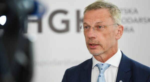 09.05.2024., Zagreb - Sjednica gospodarskog vijeca komore Zagreb na kojoj su sudjelovali guverner HNB-a Boris Vujcic i predsjednik HGK Josip Zaher. Photo: Igor Soban/PIXSELL