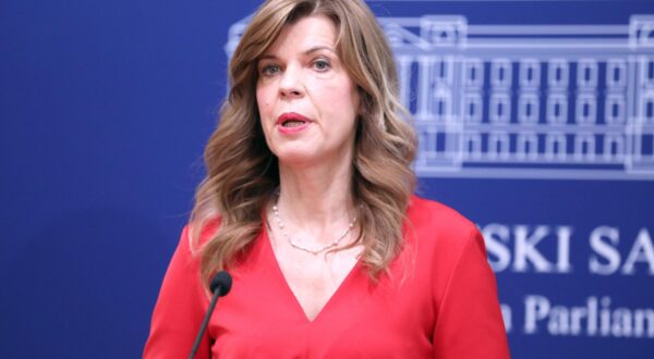 10.06.2022., Zagreb - Na konferencija za medije Kluba zastupnika SDP-a odrzanoj u Saboru o temi "Zakonska zabrana prodaje energetskih pica djeci i rezultati istrazivanja o njihovoj konzumaciji u Hrvatskoj" govorile su zastupnica Andreja Maric i zastupnica u Europskom parlamentu Biljana Borzan. Photo: Patrik Macek/PIXSELL