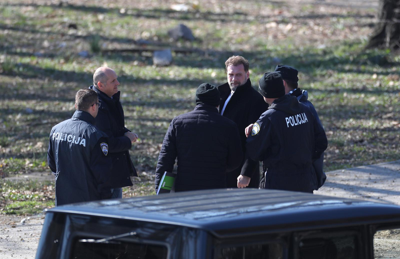 11.03.2022.,Zagreb - Ministar obrane Mario Banozic posjetio je mjesto pada bespilotne letjelice, koja se u cetvrtak oko 23 sata srusila u Zagrebu. Photo: Luka Stanzl/PIXSELL