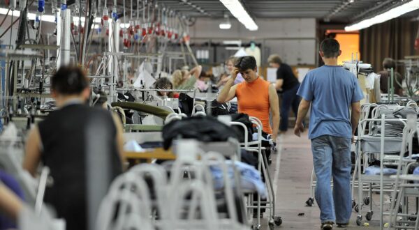 18.05.2011., Tvornica Varteks,Varazdin -  Pogon za sivanje odijela tekstilne industrije VarteksrPhoto: Marko Jurinec/PIXSELL