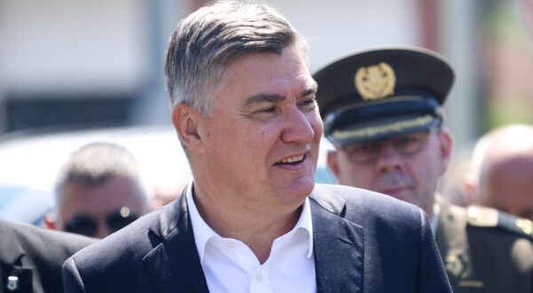 11.05.2024., Tuzla, Bosna i Hercegovina - Predsjednik Republike Hrvatske Zoran Milanovic susreo se sa pripadnicima 115. brigade Hrvatskog vijeca obrane Zrinski Tuzla. Photo: Armin Durgut/PIXSELL