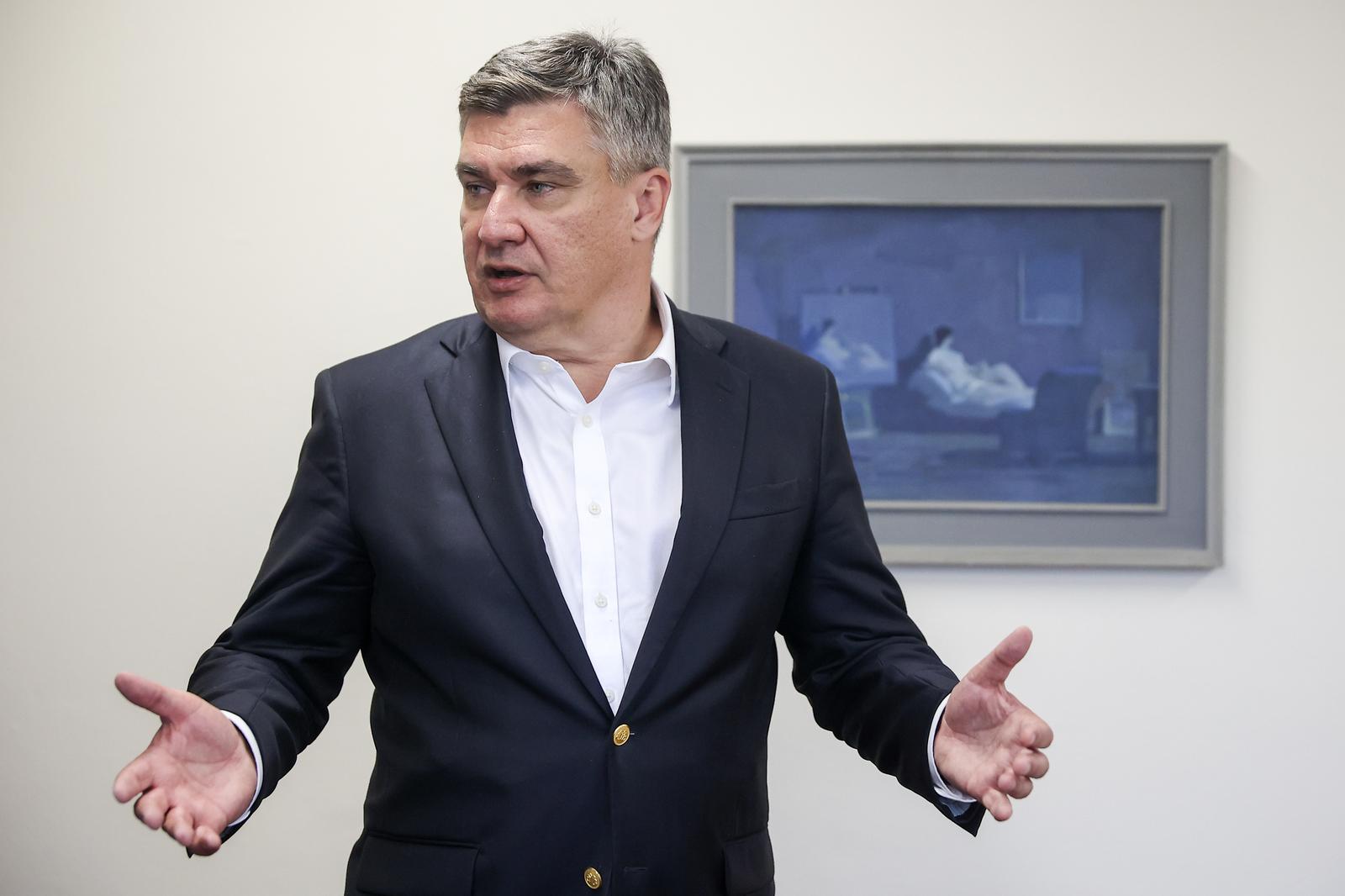 11.05.2024., Tuzla, Bosna i Hercegovina - Predsjednik Republike Hrvatske Zoran Milanovic odrzao je sastanak sa gradonacelnikom Grada Tuzle Zijadom Lugavicem. Photo: Armin Durgut/PIXSELL