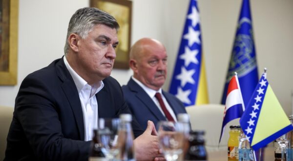 11.05.2024., Tuzla, Bosna i Hercegovina - Predsjednik Republike Hrvatske Zoran Milanovic odrzao je sastanak sa gradonacelnikom Grada Tuzle Zijadom Lugavicem. Photo: Armin Durgut/PIXSELL