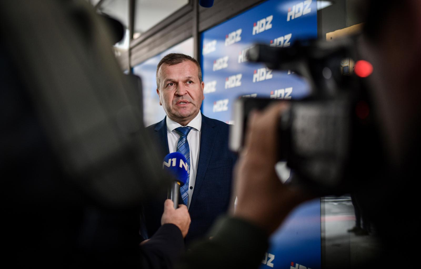 12.02.2024., Zagreb - Andjelko Stricak dao je izjavu medijima uoci pocetka sastanka sireg Predsjednistva HDZ-a u sredistu Gradskog odbora HDZ-a Grada Zagreba u Gundulicevoj ulici. Photo: Josip Regovic/PIXSELL