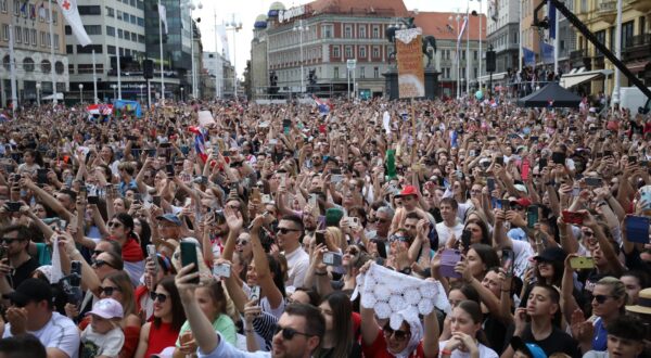 12.05.2024., Trg bana Josipa Jelacica, Zagreb - Grad Zagreb organizirao je svecani docek za ovogodisnjeg hrvatskog predstavnika na Eurosongu, Marka Purisica, Baby Lasagnu., koji je osvojio drugo mjesto. Okupljene gradjane do dolaska Baby Lasagne zabavljali su DJ Mario Kovac te bivsi hrvatski predstavnici na Eurosongu Let 3, Tajci i Emilija Kokic.  Photo: Emica Elvedji/PIXSELL