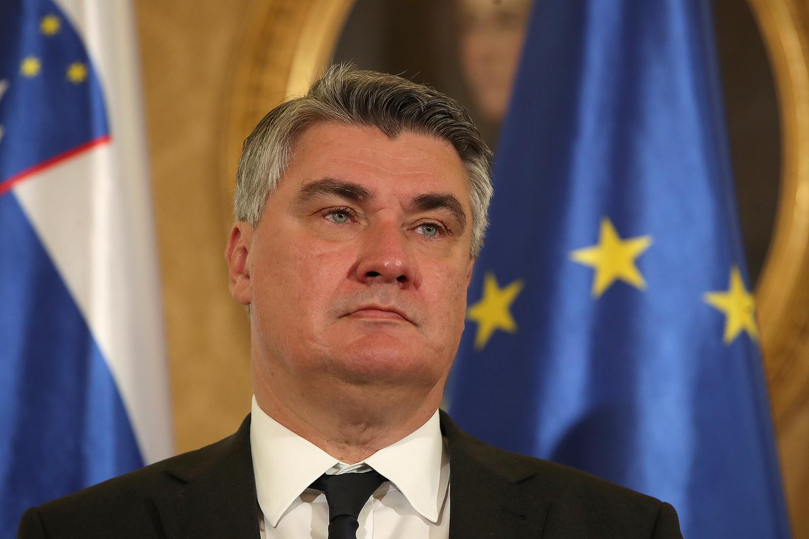 12.09.2022., Brdo kod Kranja, Slovenija - 11. godisnji sastanku na vrhu sefova drzava Procesa Brdo-Brijuni odrzao se u Brdu kod Kranja u Sloveniji. Predsjednik Republike Zoran Milanovic, kao supredsjedatelj, zajedno sa slovenskim predsjednikom Borutom Pahorom, bio je domacin sastanka. Uz domacine sastanku su prisistvovali i predsjednik Republike Albanije Bajram Begaj, clanovi Predsjednistva Bosne i Hercegovine Zeljko Komsic, Milorad Dodik i Sefik Dzaferovic, predsjednik Crne Gore Milo Djukanovic, predsjednica Republike Kosovo Vjosa Osmani, predsjednik Republike Sjeverne Makedonije Stevo Pendarovski i predsjednik Republike Srbije Aleksandar Vucic. Izjave za medije Predsjednika Republike Slovenije Boruta Pahora i Predsjednika Republike Hrvatske Zorana Milanovica.   Photo: Goran Stanzl/PIXSELL