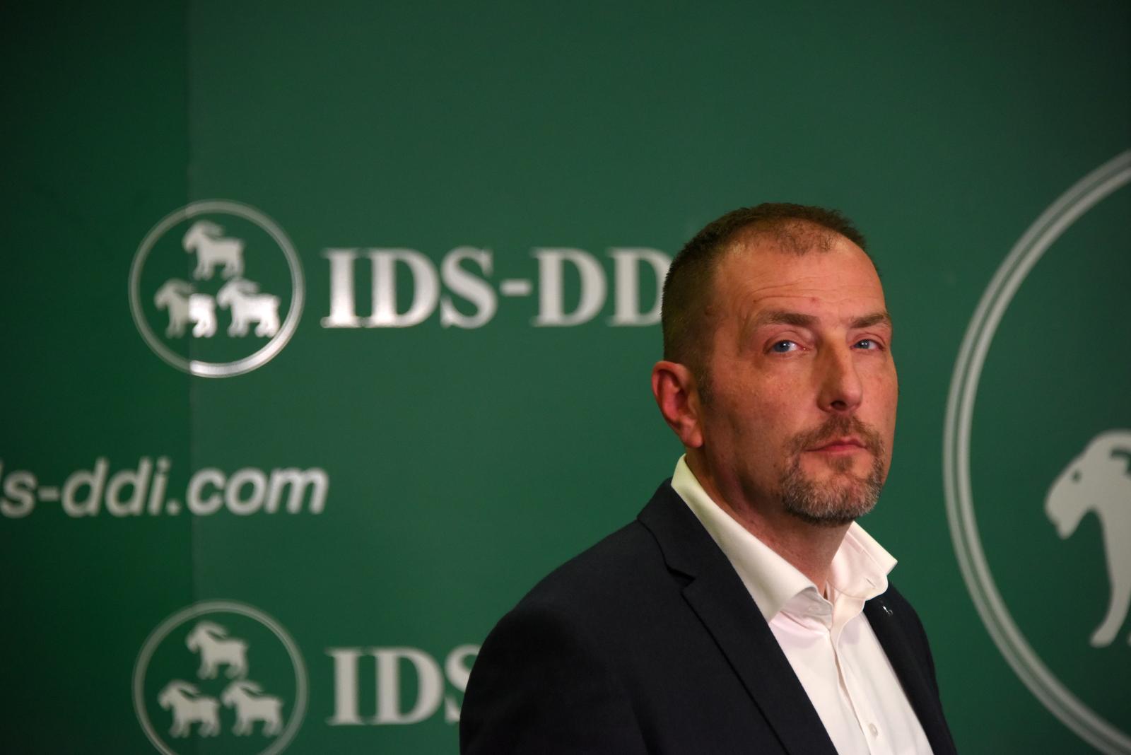 17.04.2024., Pula: Nesto bolja atmosfera u izbornom stozeru Istarskog demokratskog sabora. Dalibor Paus Photo: Sasa Miljevic/PIXSELL
