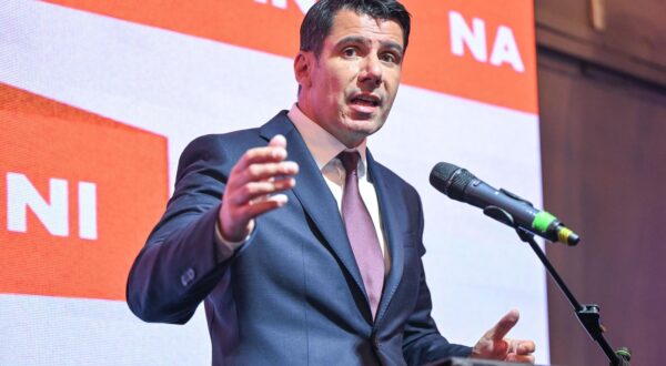 17.4.2024., Zagreb - Docek izbornih rezultata za Hrvatski saboru u stozeru Mosta, Hrvatskih suverenista, Hrvatske konzervativne stranke (HKS) i Nezavisne liste mladih (NLM) u Peronu 16 u MAgazinskoj ulici 16. Photo: Neva Zganec/PIXSELL