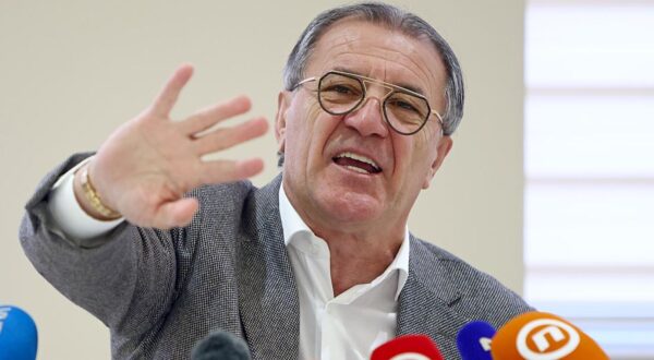 19.01.2023., Mostar - Zdravko Mamic odrzao konferenciju za medije u dvorani Princess hotela Mepas. Photo: Denis Kapetanovic/PIXSELL