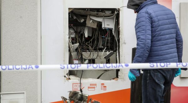 21.11.2022., Stubicke Toplice - U centru Stubickih Toplica raznesen bankomat PBZ-a. Policijski ocevid je u tijeku. Photo: Luka Stanzl/PIXSELL