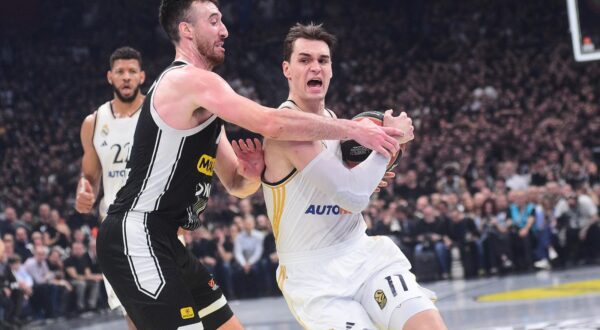 21, March, 2024, Belgrade - The match of the 31st round of the Turkish Airlines Euroleague between KK Partizan Mozzart Bet and KK Real Madrid was played in Stark Arena. Frank Kaminsky, #44 (KK Partizan Mozzart Bet), Mario Hezonja, #11 (BC Real Madrid). Photo: Dusan Milenkovic/ATAImages

21, mart, 2024, Beograd - Utakmica 31. kola Turkish Airlines Evrolige izmedju KK Partizan Mozzart Bet i KK Real Madrid odigrana je u Stark Areni. Photo: Dusan Milenkovic/ATAImages Photo: Dusan Milenkovic/ATA Images/PIXSELL