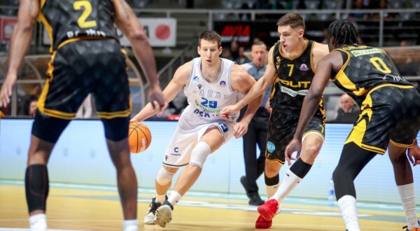 22.04.2024., Zadar - Utakmica 32. kola FavBet Premijer lige izmedju Zadra i Splita Photo: Sime Zelic/PIXSELL