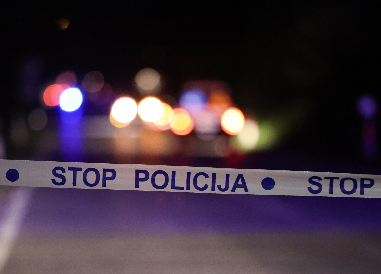 22.04.2024., Sinj- nesto prije 18 sati u mjestu Glavice Gornje DC 219 Han-Sinj doslo je do prometne nesrece , sudar osobnog vozila i motocikla. Vozac motocikla preminuo na mjestu od zadobivenih ozljeda. Cesta je zatvorena za sav promet. Navodno se radi o 25. godisnjem muskarcu iz mjesta Brnaze kod Sinja koji je upravljao Suzuki motorom te je sletio u kanal.  Photo: Ivana Ivanovic/PIXSELL