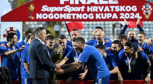 Slavlje Dinama nakon pobjede i osvajanja dvostruke krune