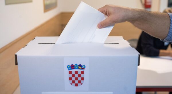 22.12.2019., Zagreb - U 7 sati ujutro otvorila su se biracka mjesta za izbor predsjednika Republike Hrvatske. Photo: Igor Kralj/PIXSELL