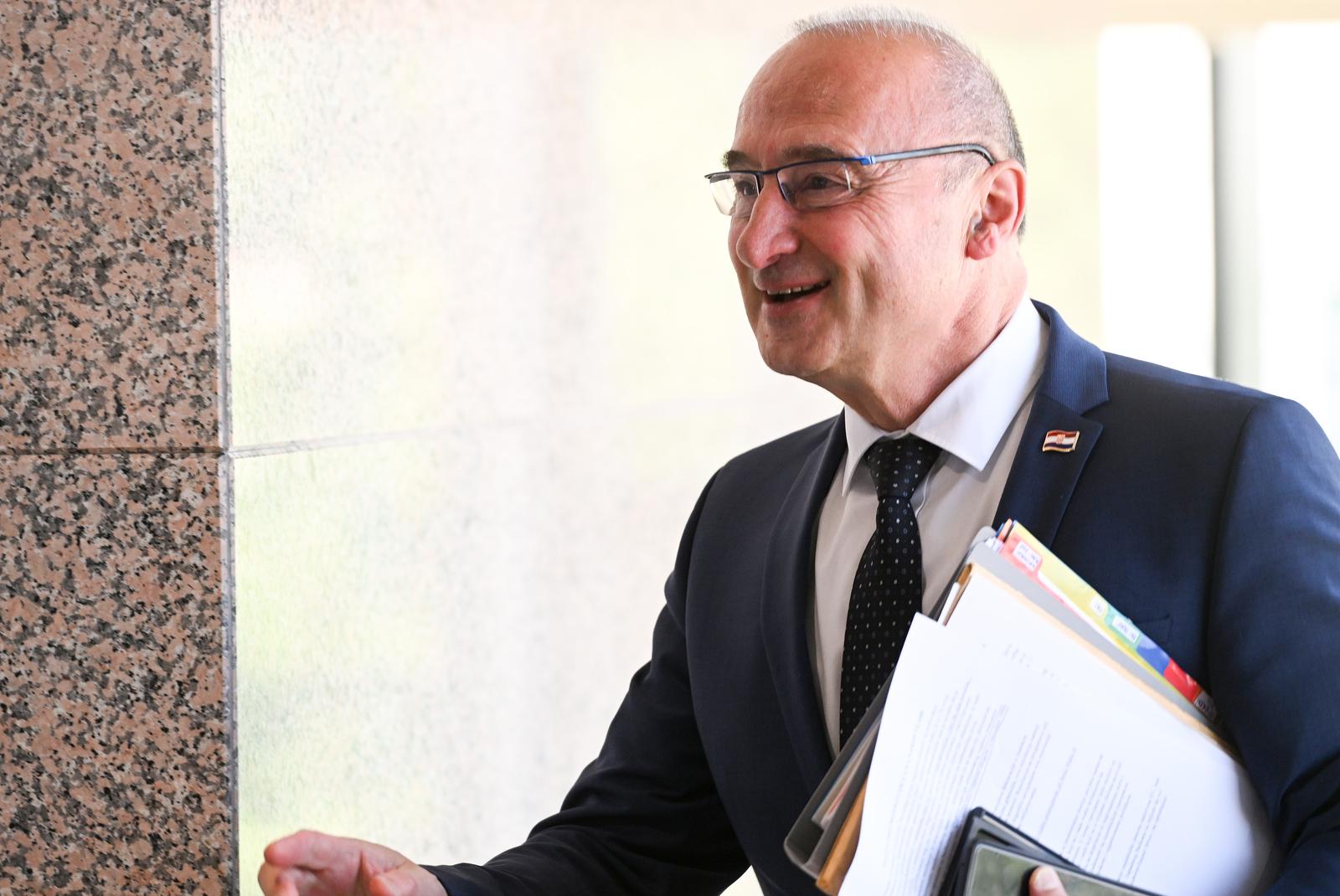 Gordan Grlić Radman