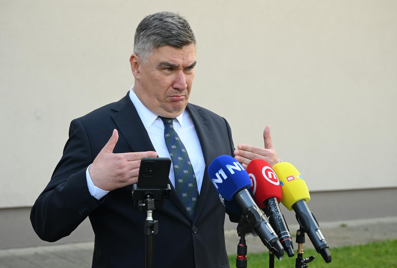 24.5.2024., Sveta Nedelja - U Osnovnoj skoli Vladimir Descak odrzana je proslava Dana Svete Nedelje. Nakon svecane skupstine predsjednik Republike Hrvatske Zoran Milanovic dao je izjave za medije. Photo: Davorin Visnjic/PIXSELL