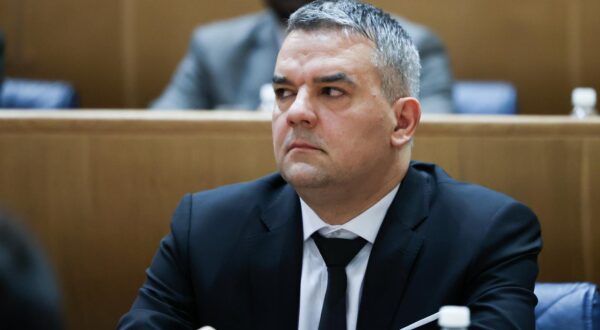 25.01.2023., Sarajevo, Bosna i Hercegovina - Kandidati za ministre i zamjenike u Vijecu ministara Bosne i Hercegovine stigli su u Parlament BiH gdje ce zastupnici danas glasati o njihovom imenovanju. Davor Bunoza, kandidat za ministra pravde.   Photo: Armin Durgut/PIXSELL