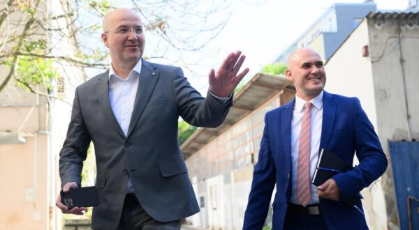 29.04.2024., Zagreb - Mario Radic (L) i Josip Dabro (D) dolaze na sjednicu Predsjednistva Domovinskog pokreta u sredisnjicu stranke u Vlaskoj. Photo: Davor Puklavec/PIXSELL
