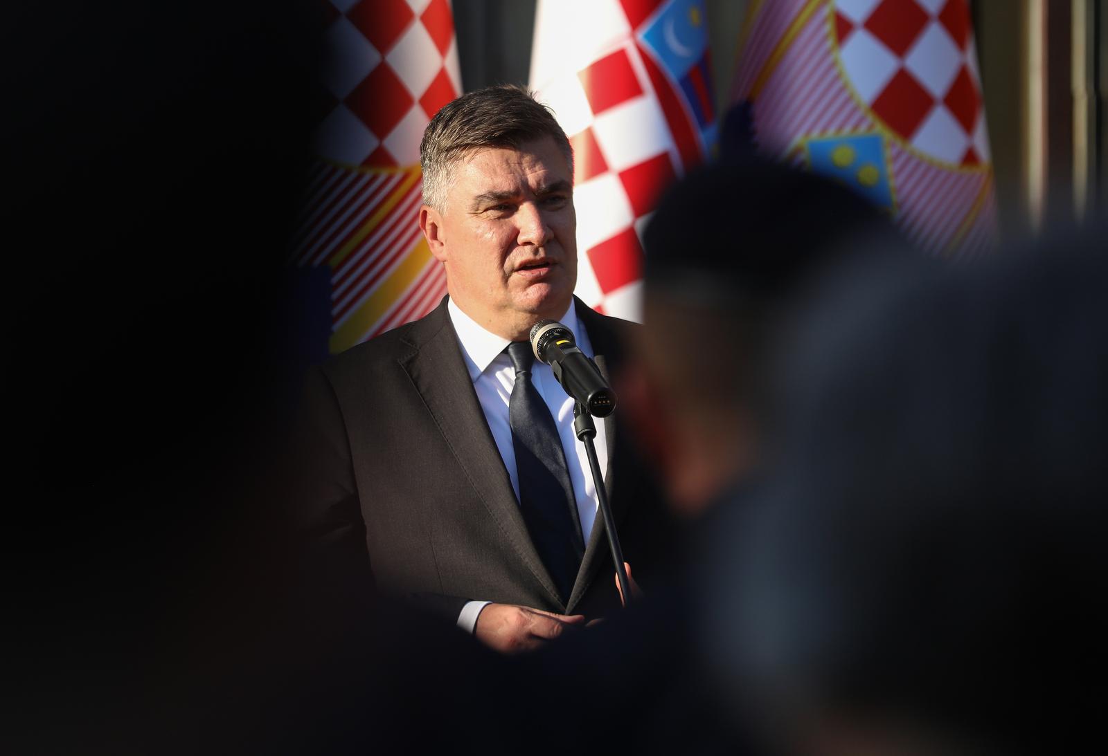29.09.2023., Zagreb - Povodom Dana policije U Uredu predsjednika Republike Hrvatske dodijeljena su odlikovanja Postaji granicne policije Imotski, Policijskoj postaji Krizevci i X. policijskoj postaji Sinj te djelatnicima Ministarstva unutarnjih poslova. Predsjednik RH Zoran Milanovic Photo: Robert Anic/PIXSELL