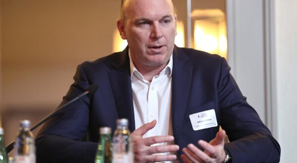 25.04.2023., Hotel Sheraton, Zagreb - Konferencija AmCham "Digitalna Hrvatska 2030". Panel rasprava Bernard Grsic, drzavni tajnik, Sredisnji drzavni ured za razvoj digitalnog drustva,
Adrian Jezina, predsjednik Uprave, Telemach Hrvatska, Vedran Bajer, direktor, Microsoft Hrvatska, Emil Sapunar, direktor upravljanja retail strategijom i digitalnom transformacijom, Raiffeisenbank Hrvatska, moderatorica Andrea Doko Jelusic, izvrsna direktorica, AmCham. Photo: Marko Prpic/PIXSELL