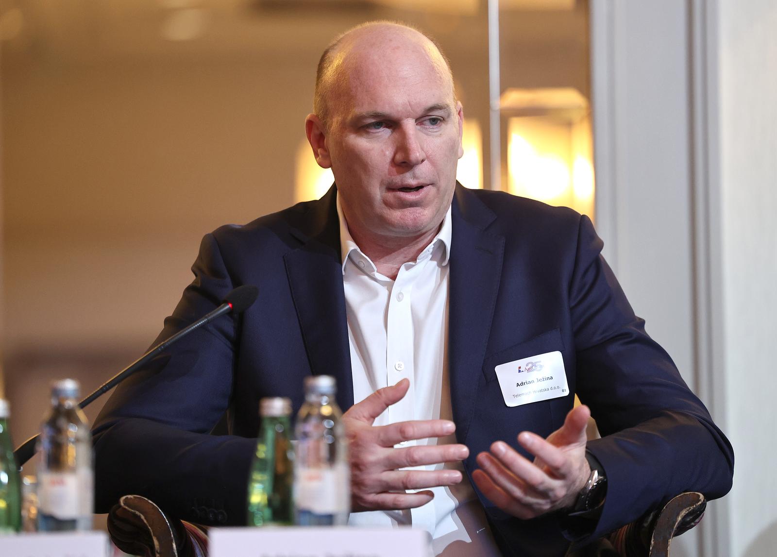 25.04.2023., Hotel Sheraton, Zagreb - Konferencija AmCham "Digitalna Hrvatska 2030". Panel rasprava Bernard Grsic, drzavni tajnik, Sredisnji drzavni ured za razvoj digitalnog drustva,
Adrian Jezina, predsjednik Uprave, Telemach Hrvatska, Vedran Bajer, direktor, Microsoft Hrvatska, Emil Sapunar, direktor upravljanja retail strategijom i digitalnom transformacijom, Raiffeisenbank Hrvatska, moderatorica Andrea Doko Jelusic, izvrsna direktorica, AmCham. Photo: Marko Prpic/PIXSELL