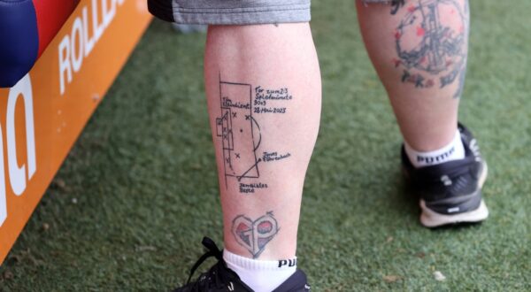 17.02.24 1. FC Heidenheim - Bayer 04 Leverkusen Deutschland, Heidenheim, 17.02.2024, Fussball, Bundesliga, 1. FC Heidenheim - Bayer 04 Leverkusen: 1. FC Heidenheim Tattoo Aufstiegstor Kleindienst Wade Fuss Bein. *** 17 02 24 1 FC Heidenheim Bayer 04 Leverkusen Germany, Heidenheim, 17 02 2024, Soccer, Bundesliga, 1 FC Heidenheim Bayer 04 Leverkusen 1 FC Heidenheim Tattoo Aufstiegstor Kleindienst Wade Foot Leg,Image: 849478235, License: Rights-managed, Restrictions: Credit images as "Profimedia/ IMAGO", Model Release: no, Credit line: Pressefoto Rudel/Robin Rudel / imago sportfotodienst / Profimedia
