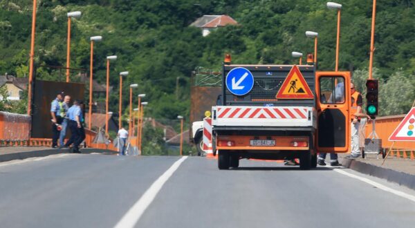 30.06.2016., Batina - Granicni prijelaz Batina koji je zatvoren iz sigurnosnih razloga zbog migranata. Tijekom danasnjeg dana na samom mostu bit ce postavljena ograda.rPhoto: Davor Javorovic/PIXSELL