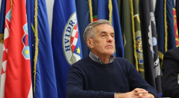 02.10.2019, Zagreb - 02.10.2019, Zagreb - U Domu branitelja HVIDRA predstavljana je knjiga "Josip Simunic i Za dom spremni" akademika Josipa Pecarica. predsjednik HAZUDD-a Josip Jurcevic Photo: Emica Elvedji/PIXSELL