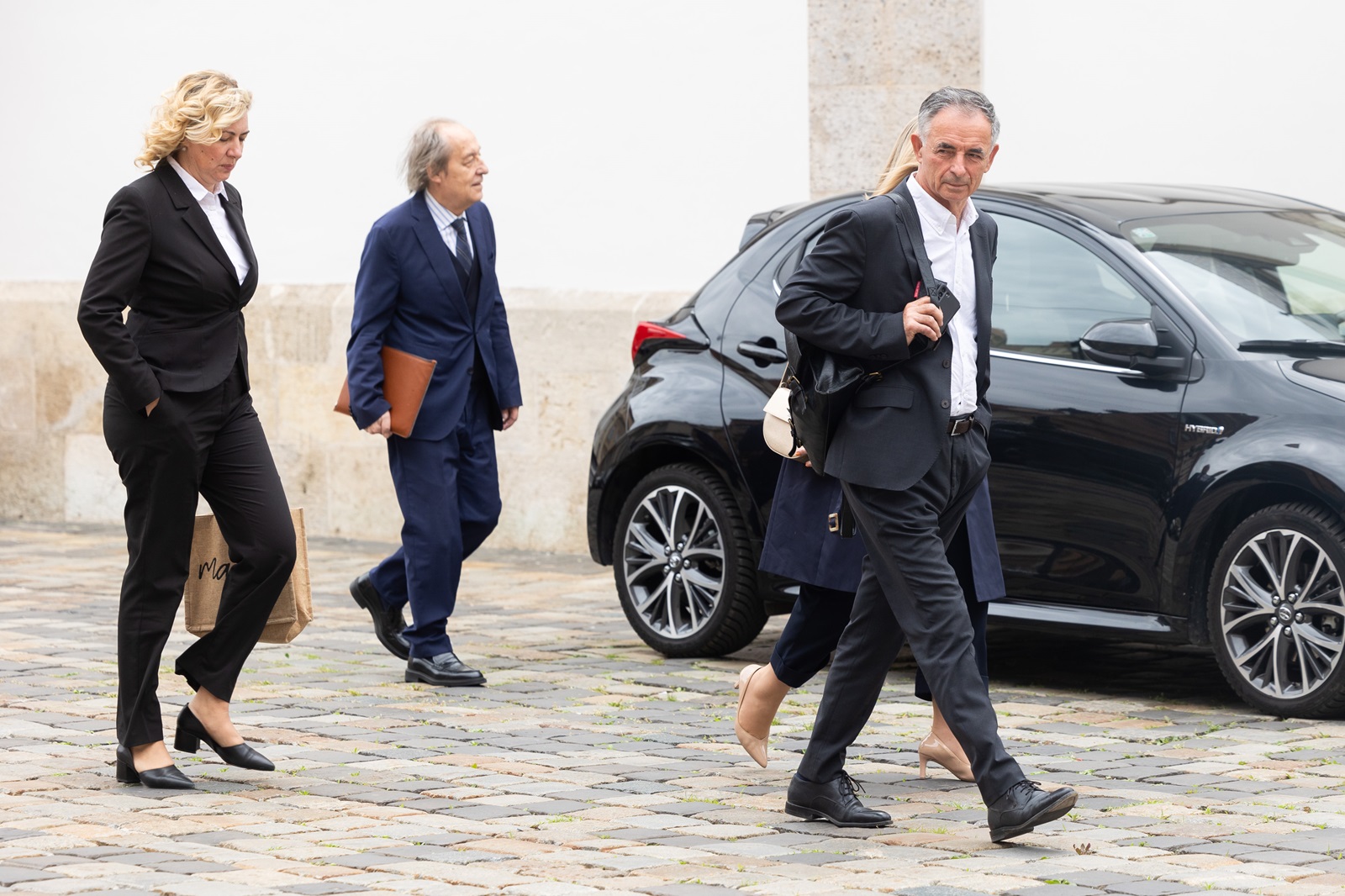 Zagreb, 07.05.2024. - Dolazak zastupnika nacionalnih manjina na sastanak u Banske dvore.
Na fotografiji Dragana Jeckov, Furio Radin, Milorad Pupovac.
foto HINA/ Edvard ŠUŠAK/ es