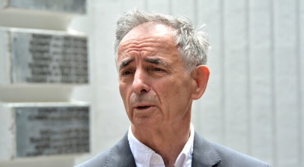 Veljun, 06.05.2024. - Milorad Pupovac, predsjednik Srpskog narodnog vijeća bio je na komemoraciji u Veljunu u spomen na 525 mještana iz okolice Veljuna ubijenih 1941. godine. Na fotografiji Milorad Pupovac.
foto HINA/ Mladen VOLARIĆ/ mv