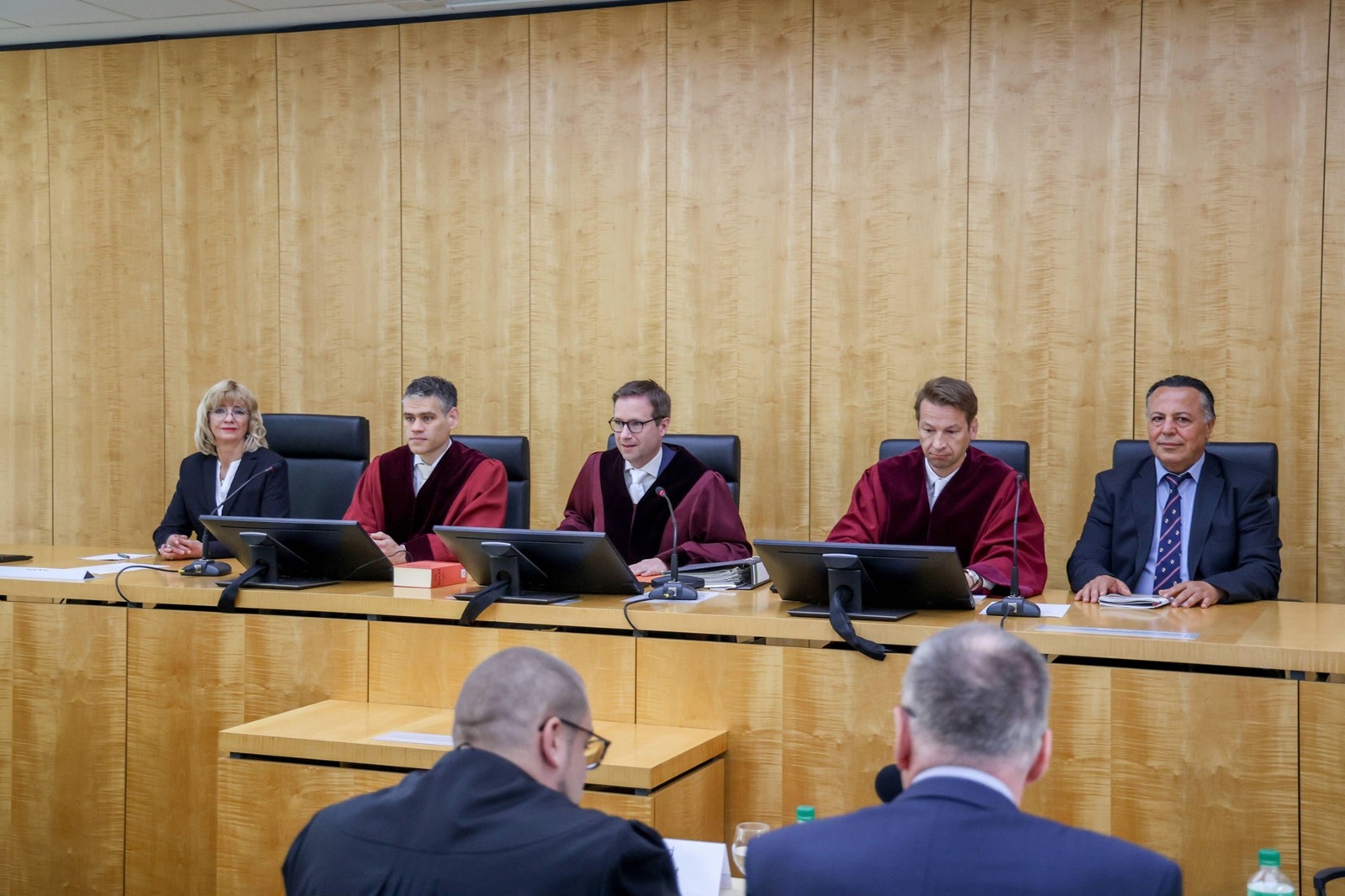 Oberverwaltungsgericht Nordrhein-Westfalen - Urteilsverkndung im Verfahren der Alternative fr Deutschland AfD gegen die Bundesrepublik Deutschland, vertreten durch das Bundesamt fr Verfassungsschutz. Blick auf die Richterbank nach dem Einzug des Gerichts. In der Mitte Dr. Gerald Buck, Vorsitzender Richter am Oberverwaltungsgericht. Mnster, Nordrhein-Westfalen, DEU, Deutschland, 13.05.2024 *** Higher Administrative Court of North Rhine-Westphalia Judgment pronouncement in the proceedings of the Alternative for Germany AfD against the Federal Republic of Germany, represented by the Federal Office for the Protection of the Constitution View of the bench after the court has entered In the middle Dr Gerald Buck, Presiding Judge at the,Image: 873747679, License: Rights-managed, Restrictions: Contributor country restriction: Worldwide, Worldwide, Worldwide, Worldwide, Worldwide, Worldwide.
Contributor usage restriction: Advertising and promotion, Consumer goods, Direct mail and brochures, Indoor display, Internal business usage, Commercial electronic.
Contributor media restriction: {18CC50F1-29D3-46D4-9297-F7CC8619904A}, {18CC50F1-29D3-46D4-9297-F7CC8619904A}, {18CC50F1-29D3-46D4-9297-F7CC8619904A}, {18CC50F1-29D3-46D4-9297-F7CC8619904A}, {18CC50F1-29D3-46D4-9297-F7CC8619904A}, {18CC50F1-29D3-46D4-9297-F7CC8619904A}., Model Release: no, Credit line: Imago / Alamy / Alamy / Profimedia