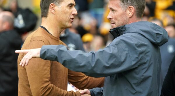 Wolverhampton Wanderers manager Julen Lopetegui greets Luton Town manager Rob Edwards ahead of the pre-season friendly match at the Molineux Stadium, Wolverhampton. Picture date: Wednesday August 2, 2023.,Image: 793847592, License: Rights-managed, Restrictions: Use subject to restrictions. Editorial use only, no commercial use without prior consent from rights holder., Model Release: no, Credit line: Nick Potts / PA Images / Profimedia