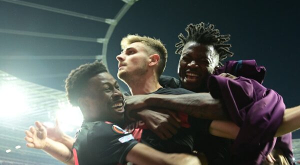 Bayer Leverkusen's Croatian defender #02 Josip Stanisic celebrates with teammates scoring the 2-2 during the UEFA Europa League semi final second leg football match between Bayer Leverkusen and ASC Roma in Leverkusen, on May 9, 2024.,Image: 871550646, License: Rights-managed, Restrictions: , Model Release: no, Credit line: INA FASSBENDER / AFP / Profimedia