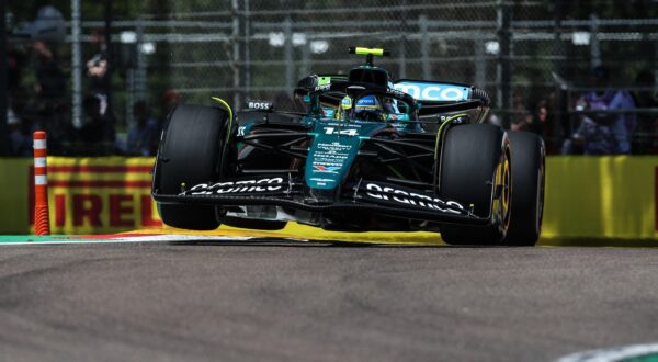 14 ALONSO Fernando (spa), Aston Martin F1 Team AMR24, action during the Formula 1 MSC Cruises Gran Premio del Made in Italy e Dell’Emilia-Romagne 2024, 7th round of the 2024 Formula One World Championship from May 17 to 19, 2024 on the Autodromo Enzo e Dino Ferrari, in Imola, Italy - Photo Xavi Bonilla / DPPI,Image: 874125631, License: Rights-managed, Restrictions: Hungary Out, Model Release: no, Credit line: Xavi Bonilla / AFP / Profimedia