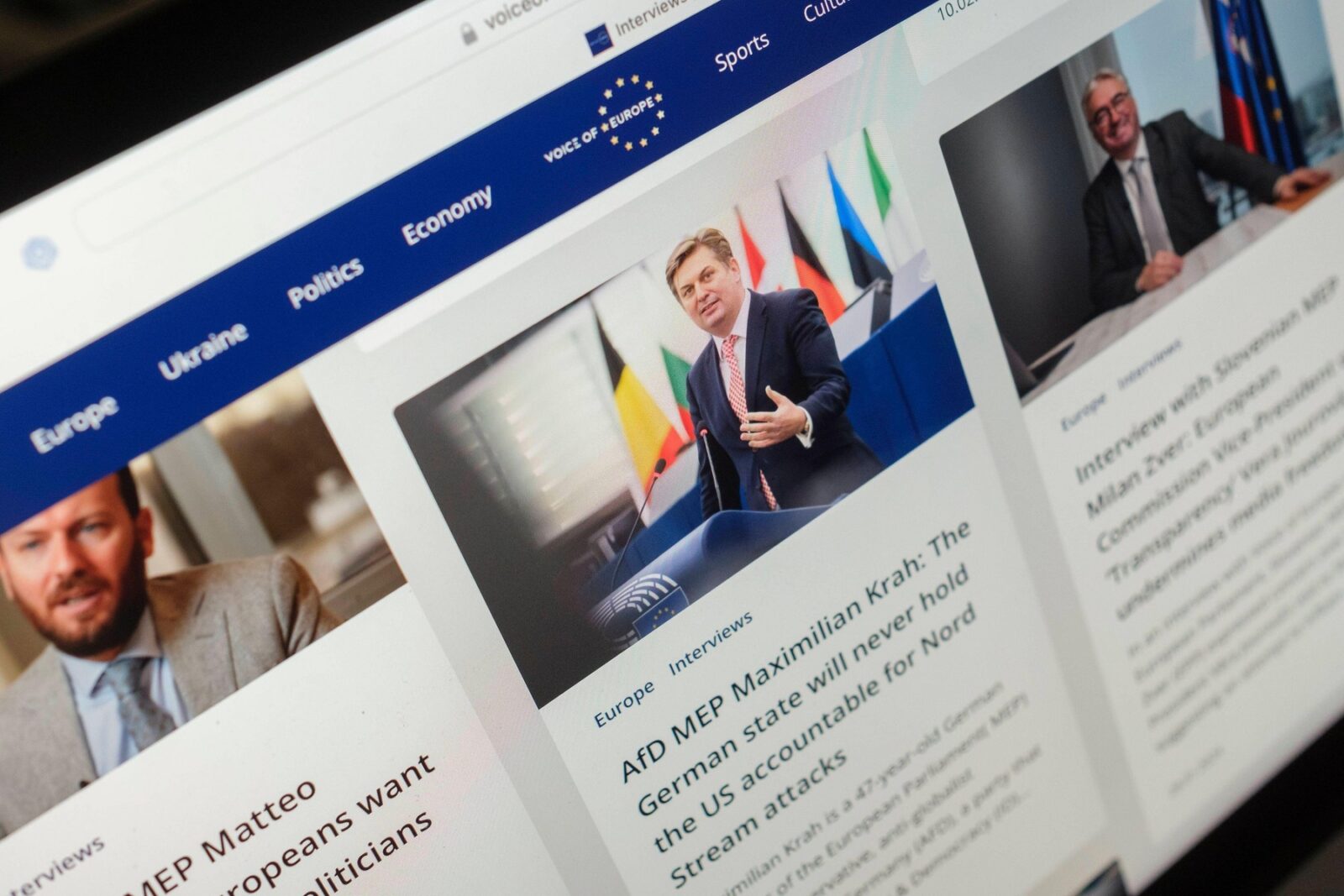 Die EU-Staaten haben Sanktionen gegen die prorussische Plattform Voice of Europe und drei russische Propaganda-Medien beschlossen. Damit werden sie in der gesamten EU gesperrt, wie die Lnder am Freitag mitteilten.Hier die Website von Voice of Europe mit der Ankndigung eines Interviews mit dem AFD Europawahl-Kandidaten Maximillian Krah *** The EU member states have decided to impose sanctions against the pro-Russian platform Voice of Europe and three Russian propaganda media. They will be blocked throughout the EU, the countries announced on Friday.here is the Voice of Europe website with the announcement of an interview with AFD European election candidate Maximillian Krah Nordrhein-Westfalen Deutschland, Germany 20240517-_DSF9894,Image: 874982337, License: Rights-managed, Restrictions: Contributor country restriction: Worldwide, Worldwide, Worldwide, Worldwide, Worldwide, Worldwide.
Contributor usage restriction: Advertising and promotion, Consumer goods, Direct mail and brochures, Indoor display, Internal business usage, Commercial electronic.
Contributor media restriction: {15D22B15-1CDA-4F3F-955D-4B7800977953}, {15D22B15-1CDA-4F3F-955D-4B7800977953}, {15D22B15-1CDA-4F3F-955D-4B7800977953}, {15D22B15-1CDA-4F3F-955D-4B7800977953}, {15D22B15-1CDA-4F3F-955D-4B7800977953}, {15D22B15-1CDA-4F3F-955D-4B7800977953}., Model Release: no, Credit line: Imago / Alamy / Alamy / Profimedia