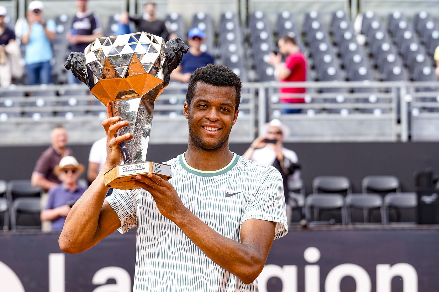 Le lyonnais Giovanni MPETSHI PERRICARD (FRA) remporte sa premières finale simple lors du tournoi de l'Open Parc Auvergne Rhône-Alpes à Lyon le 25/05/2024.,Image: 876373005, License: Rights-managed, Restrictions: , Model Release: no, Credit line: Sandrine Thesillat / Panoramic / Profimedia